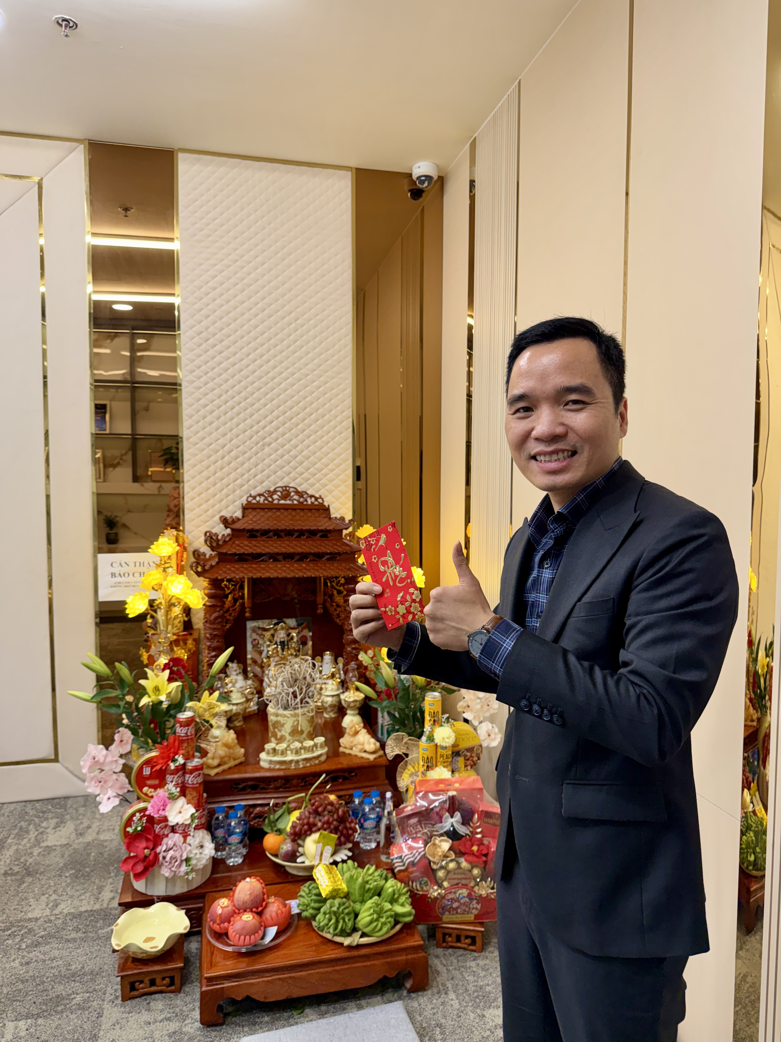 Tuyển dụng